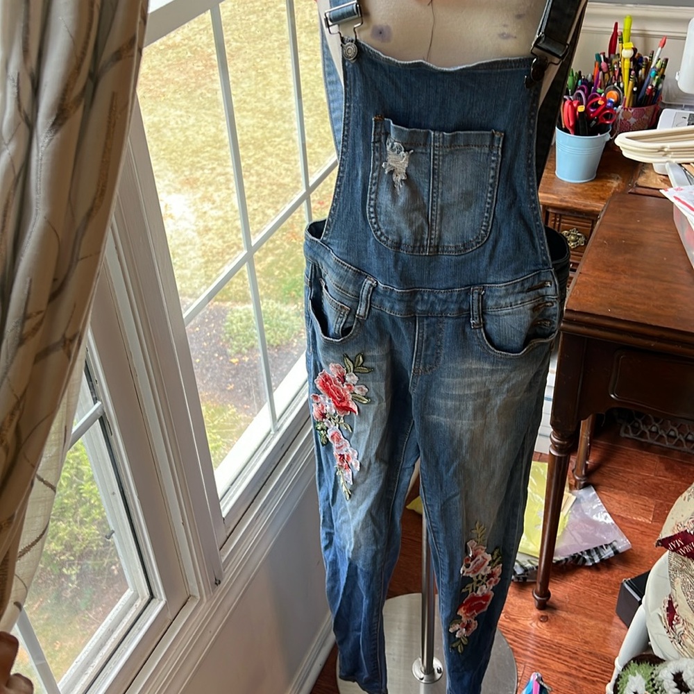 Machine Jean embroidered overalls size small 27